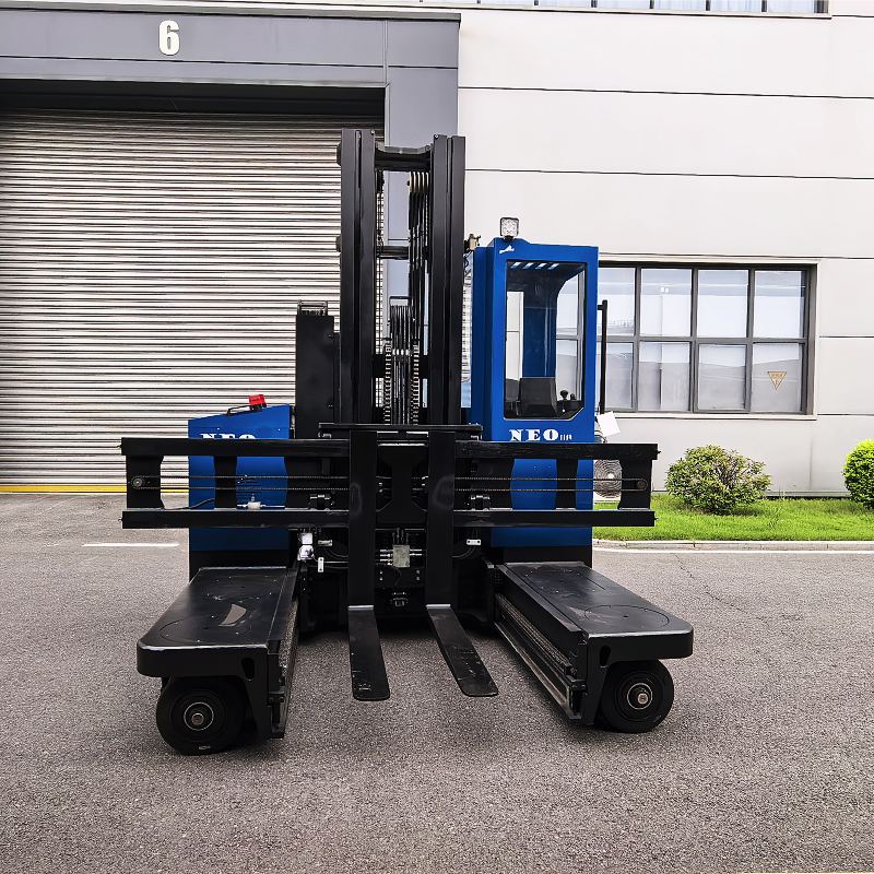 Chariot élévateur multidirectionnel vs chariot élévateur standard : lequel est le plus performant pour la manutention des charges longues ?